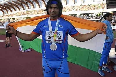 ವಿಶ್ವ ಅಥ್ಲೆಟಿಕ್‌ ಚಾಂಪಿಯನ್‌ಷಿಪ್‌ನಲ್ಲಿ ಪದಕ ಗೆದ್ದ ಭಾರತದ ಎರಡನೇ ಹಾಗೂ ಮೊದಲ ಪುರುಷ ಸ್ಪರ್ಧಿ ಎಂಬ ಹೆಗ್ಗಳಿಕೆಗೆ ನೀರಜ್ ಚೋಪ್ರಾ ಭಾಜನರಾಗಿದ್ದಾರೆ.