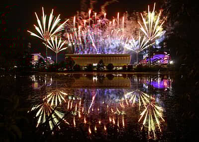 ಕಾಮನ್‌ವೆಲ್ತ್ ಕ್ರೀಡಾಕೂಟದ 22ನೇ ಆವೃತ್ತಿಗೆ ಇಂಗ್ಲೆಂಡ್‌ನ ಬರ್ಮಿಂಗ್‌ಹ್ಯಾಮ್‌ನಲ್ಲಿ ಗುರುವಾರ ರಾತ್ರಿ ಅದ್ಧೂರಿ ಚಾಲನೆ ಸಿಕ್ಕಿದೆ.