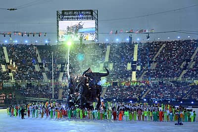 ಕಾಮನ್‌ವೆಲ್ತ್ ಕ್ರೀಡಾಕೂಟದ 22ನೇ ಆವೃತ್ತಿಗೆ ಇಂಗ್ಲೆಂಡ್‌ನ ಬರ್ಮಿಂಗ್‌ಹ್ಯಾಮ್‌ನಲ್ಲಿ ಗುರುವಾರ ರಾತ್ರಿ ಅದ್ಧೂರಿ ಚಾಲನೆ ಸಿಕ್ಕಿದೆ.