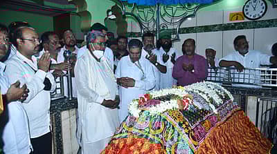 ದಾವಣಗೆರೆಯ ಹಜರತ್‌ ಷಾ ವಲಿ ದರ್ಗಾಗೆ ಭೇಟಿ ನೀಡಿದ ಸಿದ್ದರಾಮಯ್ಯ