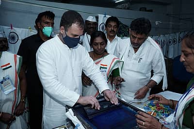 ಬೆಂಗೇರಿ ರಾಷ್ಟ್ರಧ್ವಜ ಉತ್ಪಾದನಾ ಕೇಂದ್ರಕ್ಕೆ ರಾಹುಲ್ ಭೇಟಿ
