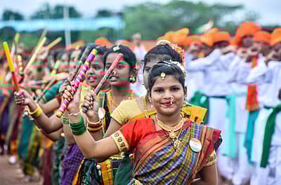 ಸ್ವಾತಂತ್ರ್ಯ ದಿನಾಚರಣೆ ಅಂಗವಾಗಿ ವಿವಿಧ ಶಾಲೆಗಳ ವಿದ್ಯಾರ್ಥಿಗಳು ನೃತ್ಯ ಪ್ರರ್ದಶನ ನೀಡಿದರು – ಪ್ರಜಾವಾಣಿ ಚಿತ್ರ /ತಾಜುದ್ದೀನ್ ಆಜಾದ್‌