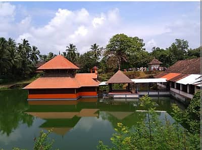 ಸರೋವರದ ಮಧ್ಯಭಾಗದಲ್ಲಿ ಅನಂತಪುರ ದೇವಸ್ಥಾನವಿದೆ.  (ಚಿತ್ರ ಕೃಪೆ: ಅನಂತಪುರ ದೇವಸ್ಥಾನ)
