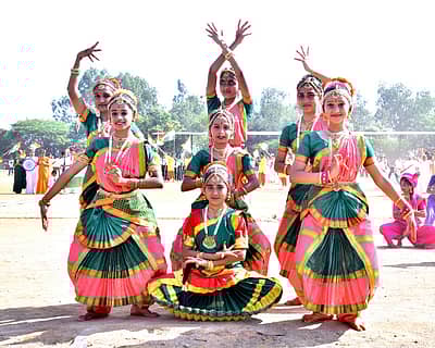 ಹಾವೇರಿಯಲ್ಲಿ ನಡೆದ ಕಾರ್ಯಕ್ರಮದಲ್ಲಿ ಬಾಗವಹಿಸಿದ್ದ ಶಾಲಾ ಮಕ್ಕಳು