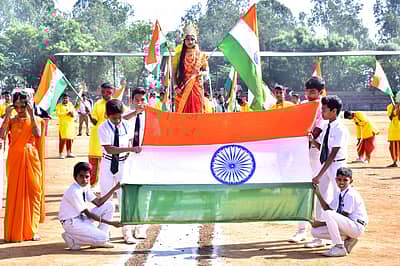 ಹಾವೇರಿಯಲ್ಲಿ ನಡೆದ ಕಾರ್ಯಕ್ರಮದಲ್ಲಿ ಬಾಗವಹಿಸಿದ್ದ ಶಾಲಾ ಮಕ್ಕಳು