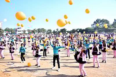ಹಾವೇರಿಯಲ್ಲಿ ನಡೆದ ಕಾರ್ಯಕ್ರಮದಲ್ಲಿ ಬಾಗವಹಿಸಿದ್ದ ಶಾಲಾ ಮಕ್ಕಳು