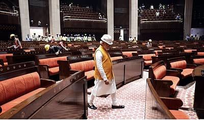 ಹೊಸ ಸಂಸತ್ತು ಭವನದಲ್ಲಿ ಅನಿರೀಕ್ಷತವಾಗಿ ಕಾಣಿಸಿಕೊಂಡ ಮೋದಿ