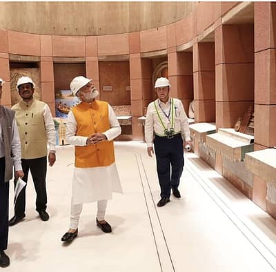 ಹೊಸ ಸಂಸತ್ತು ಭವನವನ್ನು ವೀಕ್ಷಿಸಿದ ಪ್ರಧಾನಿ ನರೇಂದ್ರ ಮೋದಿ