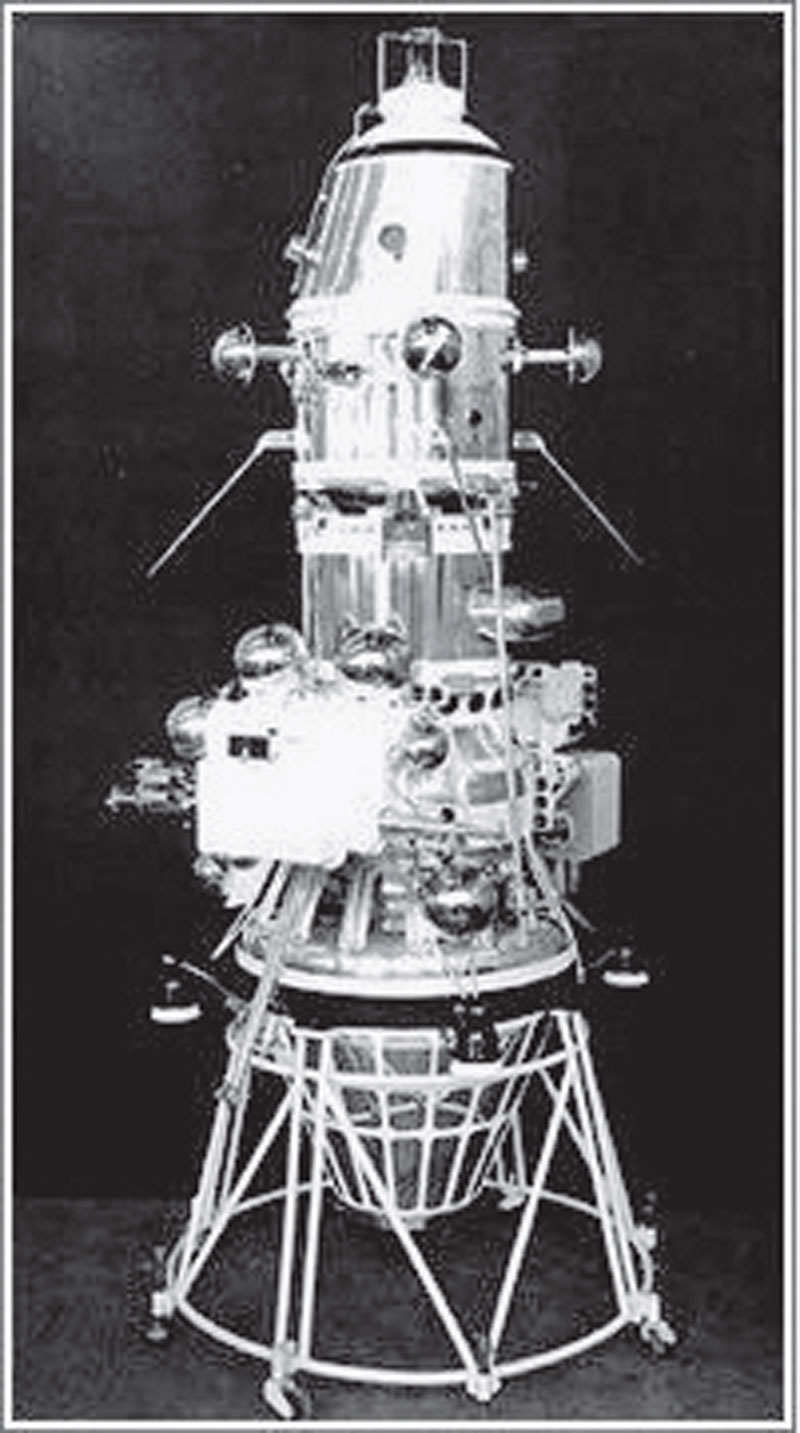 ಚಂದ್ರನನ್ನು ಸುತ್ತು ಹಾಕಿದ ಮೊದಲ ಬಾಹ್ಯಾಕಾಶ ನೌಕೆ ಆರ್ಬಿಟರ್‌