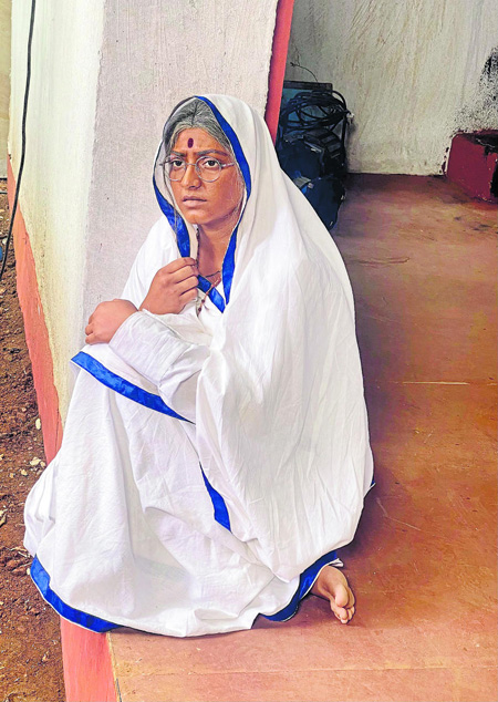 ಕಸ್ತೂರ್‌ಬಾ ಗಾಂಧಿಪಾತ್ರದಲ್ಲಿಹರಿಪ್ರಿಯಾ 
