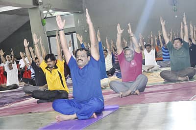 ಬೆಳಗಾವಿಯ ಕೆಎಲ್ಇ ಡಾ.ಎಂ.ಎಸ್. ಶೇಷಗಿರಿ ಅಭಿಯಾಂತ್ರಿಕ ಮತ್ತು ತಾಂತ್ರಿಕ ಮಹಾವಿದ್ಯಾಲಯದಲ್ಲಿ ಅಂತರರಾಷ್ಟ್ರೀಯ ಯೋಗ ದಿನಾಚರಣೆಯ ಅಂಗವಾಗಿ ಗುರುವಾರ ಯೋಗ ಶಿಬಿರ ನಡೆಯಿತು