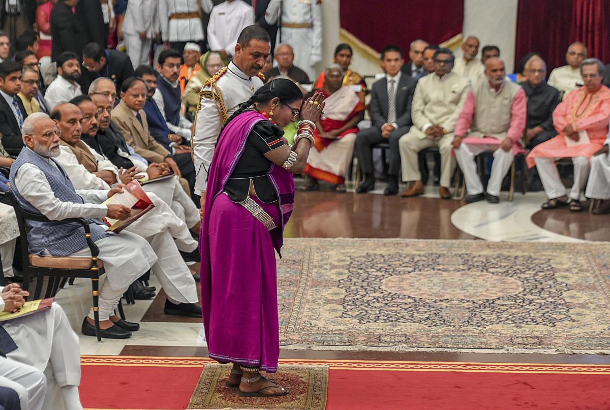 ಛತ್ತೀಸ್‌ಗಡದ ಜಾನಪದ ಗಾಯಕಿ ತೀಜನ್‌ ಬಾಯಿ