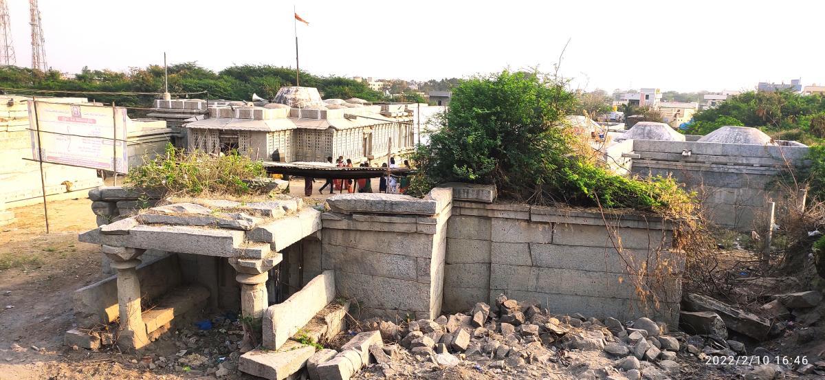 ದೇವದುರ್ಗ ತಾಲ್ಲೂಕಿನ ಗಬ್ಬೂರು ಗ್ರಾಮದ ಶಾಂತಿನಗರ ಹತ್ತಿರ ಬರುವ ಏಳುಭಾವಿ ದಡದ ಮೇಲೆ ಉತ್ತರಾಭಿಮುಖವಾಗಿ ದ್ರಾವಿಡ ಶೈಲಿಯಲ್ಲಿ ನೆಲಸಿರುವ ಶ್ರೀ ಲಕ್ಷ್ಮೀ ವೆಂಕಟರಮಣ ಮಹಾಸಂಗಮ ದೇವಸ್ಥಾನ