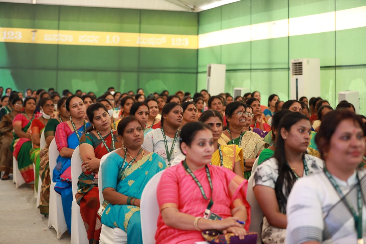 ಜೆಡಿಎಸ್‌ ಕಾರ್ಯಾಗಾರದಲ್ಲಿ ಪಾಲ್ಗೊಂಡಿರುವ ಮಹಿಳೆಯರು 