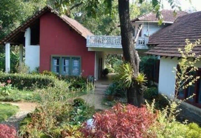 ಮೂಡಿಗೆರೆ ಹ್ಯಾಂಡ್ ಪೋಸ್ಟ್ ಬಳಿಯ 'ನಿರುತ್ತರ'