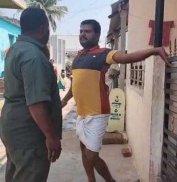 ಚಂದ್ರಶೇಖರ ಹಿರೇಮಠ (ಹಳದಿ ಅಂಗಿ)