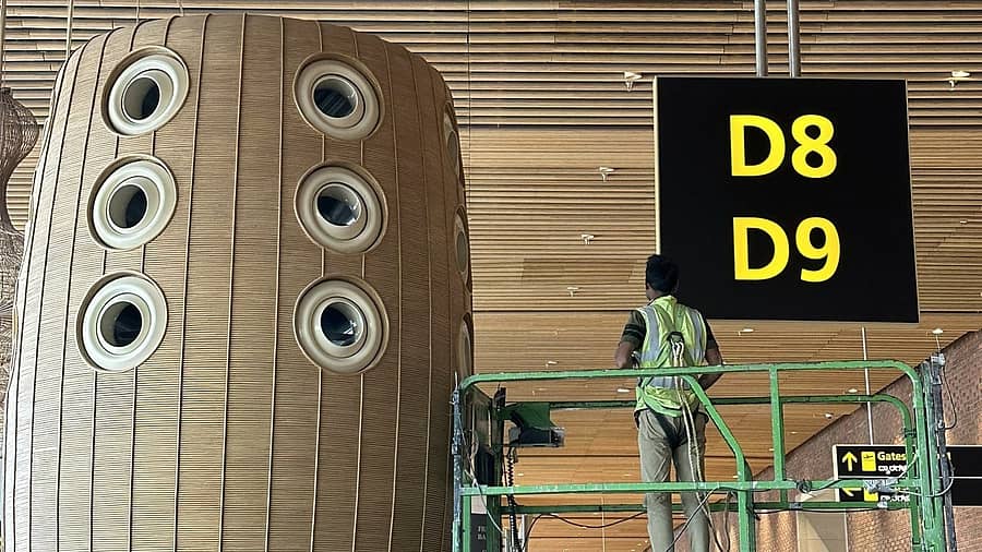 ದೇವನಹಳ್ಳಿ ವಿಮಾನ ನಿಲ್ದಾಣದ ಟರ್ಮಿನಲ್-2ರಲ್ಲಿ ಕಾಮಗಾರಿ ಪ್ರಗತಿಯಲ್ಲಿರುವುದು