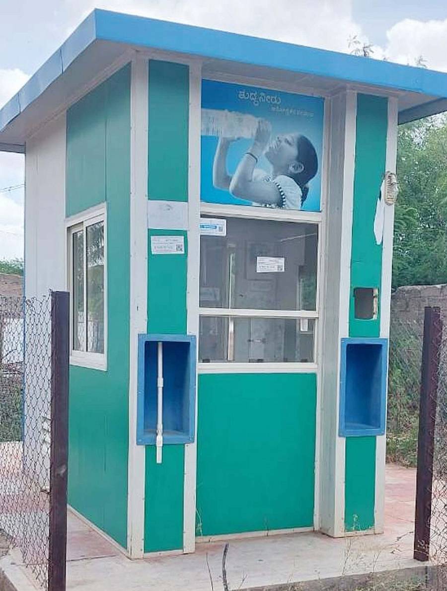 ಕನಕಗಿರಿ ಸಮೀಪದ ಚಿಕ್ಕಖೇಡ ಗ್ರಾಮದಲ್ಲಿ ಇದ್ದೂ ಇಲ್ಲದಂತಾದ ಶುದ್ಧ ಕುಡಿಯುವ ನೀರಿನ ಘಟಕ