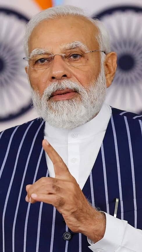<div class="paragraphs"><p> ಮನ್ ಕಿ ಬಾತ್ ರೆಡಿಯೊ ಕಾರ್ಯಕ್ರಮದ102ನೇ ಮಾಸಿಕ ಸಂಚಿಕೆಯಲ್ಲಿ ರಾಷ್ಟ್ರವನ್ನು ಉದ್ದೇಶಿಸಿ ಮಾತನಾಡಿದ ಪ್ರಧಾನಿ ನರೇಂದ್ರ ಮೋದಿ, ತುರ್ತು ಪರಿಸ್ಥಿತಿ ಸೇರಿದಂತೆ ಹಲವು ವಿಷಯಗಳ ಬಗ್ಗೆ ಪ್ರಸ್ತಾಪಿಸಿದ್ದಾರೆ.</p></div>