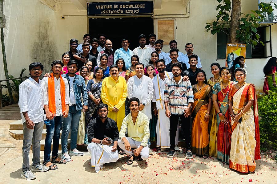 ದಾವಣಗೆರೆಯ ಎಸ್.ಎಸ್.ಬಡಾವಣೆಯಲ್ಲಿರುವ ಬಿ.ಎಸ್.ಚನ್ನಬಸಪ್ಪ ಕಾಲೇಜಿನಲ್ಲಿ ಎಥ್ನಿಕ್ ಡೇ ಕಾರ್ಯಕ್ರಮ ನಡೆಯಿತು