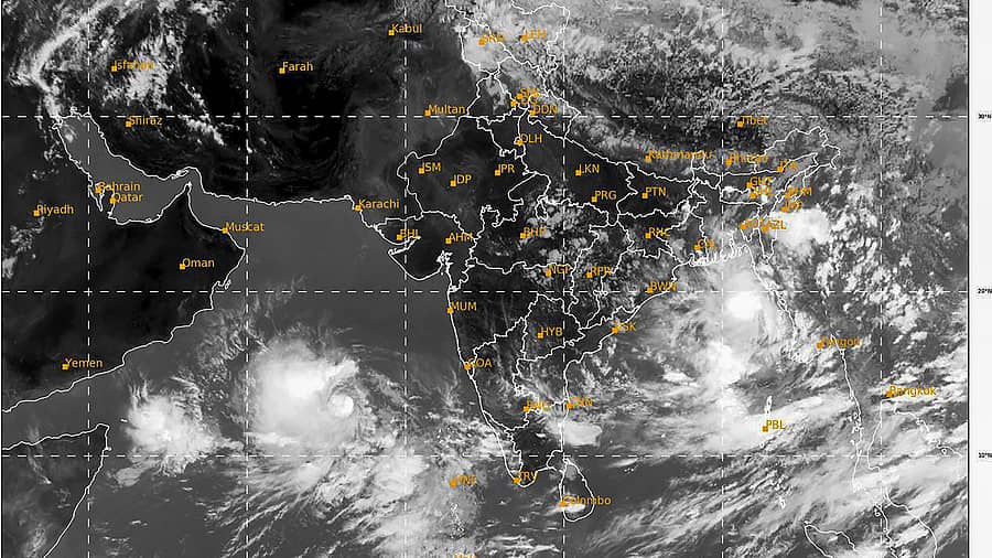 ಅರಬ್ಬಿ ಸಮುದ್ರದಲ್ಲಿ ‘ಬಿಪೊರ್‌ಜಾಯ್ ಚಂಡಮಾರುತದ ಚಲನೆಯನ್ನು ತೋರುವ ಉಪಗ್ರಹ ಸೆರೆ ಹಿಡಿದ ಚಿತ್ರವನ್ನು ಭಾರತೀಯ ಹವಾಮಾನ ಇಲಾಖೆ ಬಿಡುಗಡೆ ಮಾಡಿದೆ –ಪಿಟಿಐ ಚಿತ್ರ
