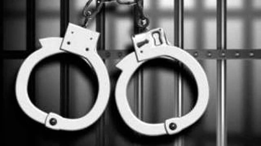 ಮಕ್ಕಳನ್ನು ಮನೆಯಲ್ಲಿಯೇ ಬಿಟ್ಟು 11ದಿನ ಪ್ರವಾಸ ಹೋಗಿದ್ದ ಮಹಿಳೆಯ ಬಂಧನ