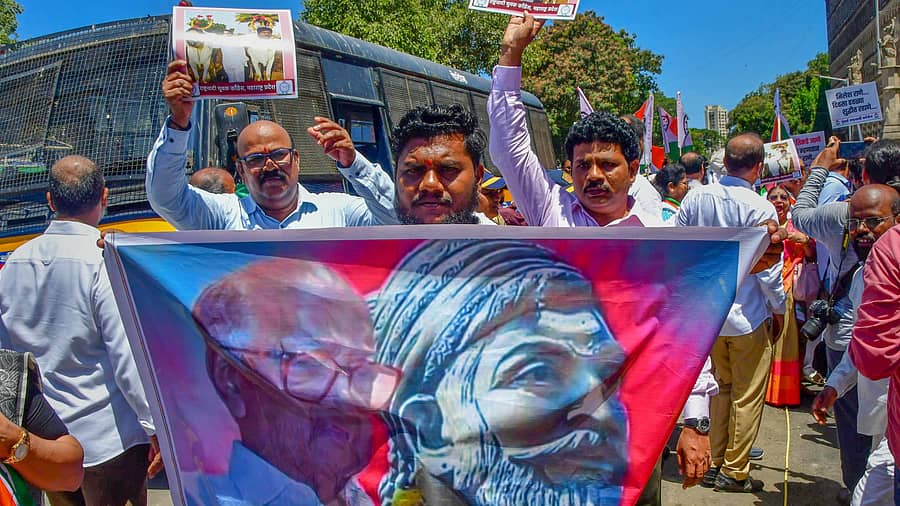 ಮುಂಬೈನ ಆಜಾದ್ ಮೈದಾನದಲ್ಲಿ ಎನ್ಸಿಪಿ ಕಾರ್ಯಕರ್ತರು ಪ್ರತಿಭಟನೆ ನಡೆಸಿದರು. ಚಿತ್ರ–ಪಿಟಿಐ