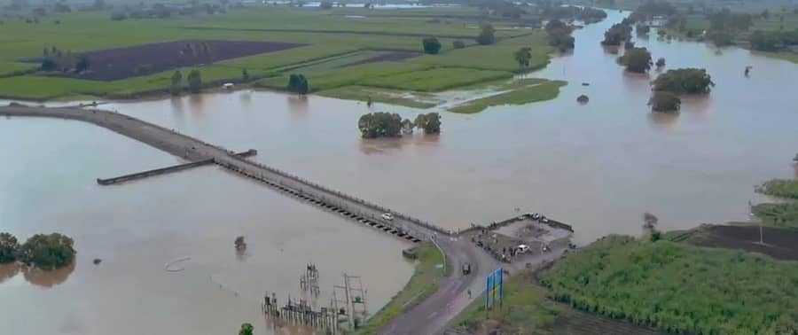 ಬೆಳಗಾವಿ ಜಿಲ್ಲೆಯ ಚಿಕ್ಕೋಡಿ ತಾಲ್ಲೂಕಿನ ಸದಲಗಾ ಬಳಿ ದೂಧಗಂಗಾ ನದಿ ಮೈದುಂಬಿಕೊಂಡು ಹರಿಯುತ್ತಿರುವುದು