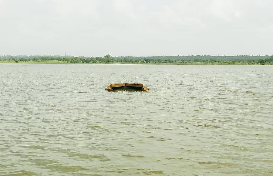 ಬಸವಕಲ್ಯಾಣ ತಾಲ್ಲೂಕಿನ ನಾರಾಯಣಪುರದ ಕೆರೆಯ ಮಧ್ಯದಲ್ಲಿ ಮೀನು ಮಂಟಪ ಎದ್ದು ಕಾಣುತ್ತಿರುವುದು