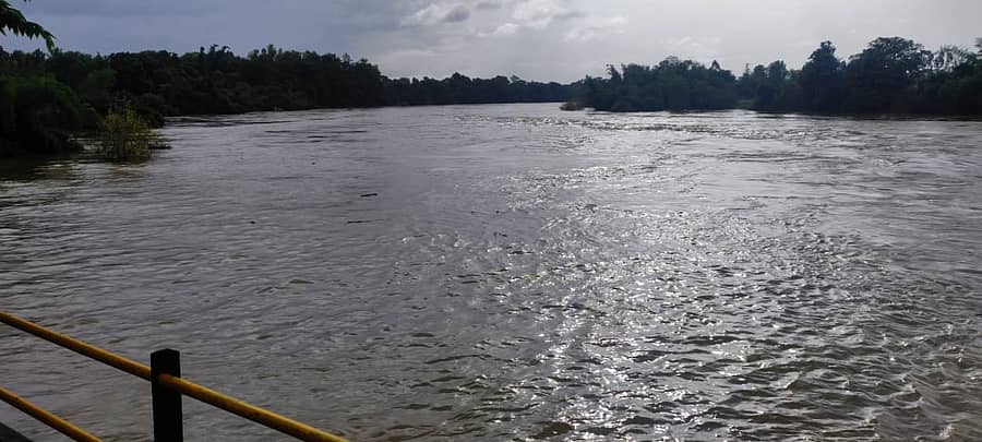 <div class="paragraphs"><p>ನದಿ ಹರಿಯುತ್ತಿರುವ ದೃಶ್ಯ</p></div>