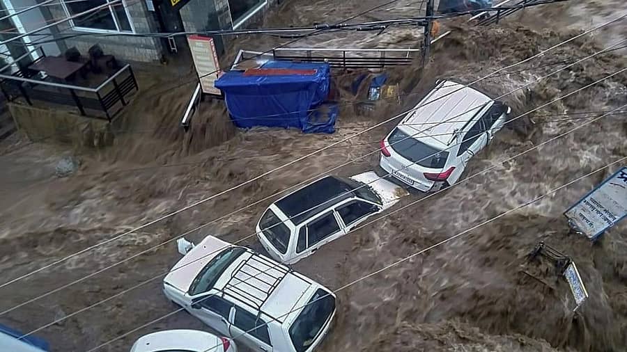 ಹಿಮಾಚಲನ ಪ್ರದೇಶದಲ್ಲಿನ ಪ್ರವಾಹ ಪರಿಸ್ಥಿತಿ