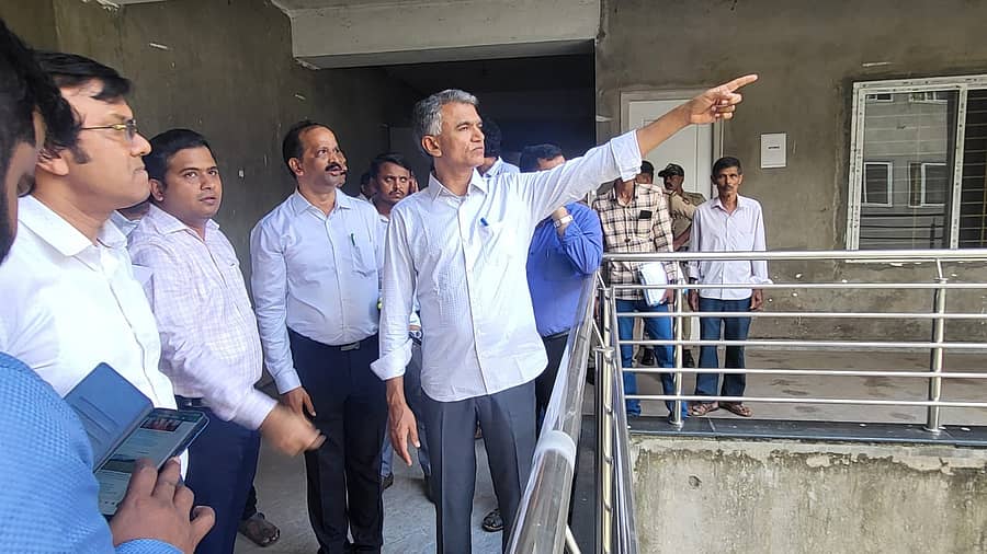 ಜಿಲ್ಲಾ ಆಡಳಿತ ಸಂಕೀರ್ಣ ಪರಿಶೀಲಿಸಿದ ಕಂದಾಯ ಸಚಿವ ಕೃಷ್ಣ ಬೈರೆಗೌಡ