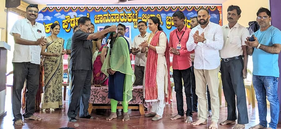 ಸಾಯಿಬ್ರಕಟ್ಟೆ ರೋಟರಿ ಕ್ಲಬ್ ವತಿಯಿಂದ ಜಾನುವಾರು ಕಟ್ಟೆ ಸರ್ಕಾರಿ ಪ್ರೌಢಶಾಲೆಯಲ್ಲಿ ಇಂಟರ್‍ಯಾಕ್ಟ್‌ ಕ್ಲಬ್‌ನ ನೂತನ ಪದಾಧಿಕಾರಿಗಳ ಪದಗ್ರಹಣ ಕಾರ್ಯಕ್ರಮ ನಡೆಯಿತು