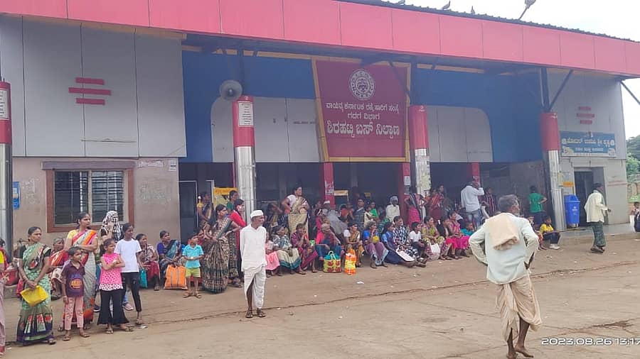ಸೌಲಭ್ಯ ವಂಚಿತ ಶಿರಹಟ್ಟಿ ಬಸ್ ನಿಲ್ದಾಣ