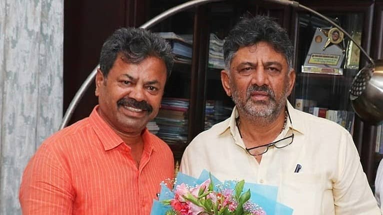 ಎಂ.ಪಿ. ರೇಣುಕಾಚಾರ್ಯ ಮತ್ತು ಡಿ.ಕೆ. ಶಿವಕುಮಾರ್