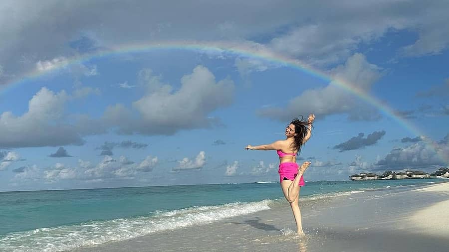 <div class="paragraphs"><p>ಸದಾ ಚಿತ್ರೀಕರಣದಲ್ಲಿ ಬ್ಯಸಿಯಾಗಿರುತ್ತಿದ್ದ ತಮನ್ನಾ ಸದ್ಯ ಮಾಲ್ಡೀವ್ಸ್‌ನಲ್ಲಿ ರಜಾ ದಿನಗಳನ್ನು ಕಳೆಯುತ್ತಿದ್ದಾರೆ. ಸಮುದ್ರದ ದಡದಲ್ಲಿ ಪಿಂಕ್ ಡ್ರೆಸ್‌ನಲ್ಲಿ ಸಖತ್‌ ಪೋಸ್‌ ನೀಡಿದ್ದು ಫೋಟೊ ಹಂಚಿಕೊಂಡಿದ್ದಾರೆ.</p></div>