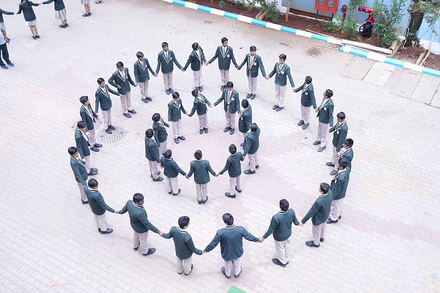 ‘ನೆರಳು ರಹಿತ ದಿನ’ಕ್ಕೆ ಸಾಕ್ಷಿಯಾದ ವಿದ್ಯಾರ್ಥಿಗಳು.