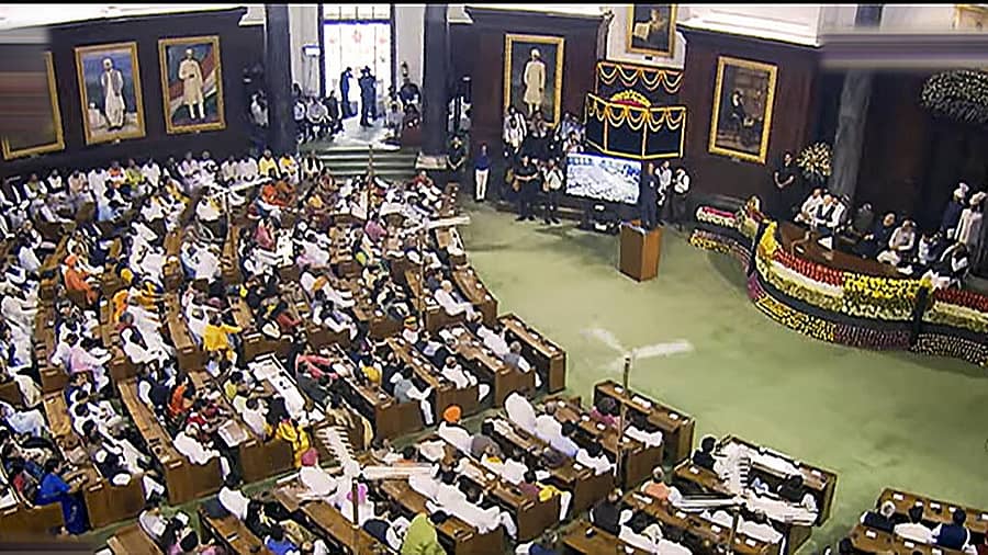 <div class="paragraphs"><p>ಹಳೆ ಸಂಸತ್ ಭವನದ ಸೆಂಟ್ರಲ್ ಹಾಲ್ನಲ್ಲಿ ನಡೆದ ಕಾರ್ಯಕ್ರಮ </p></div>