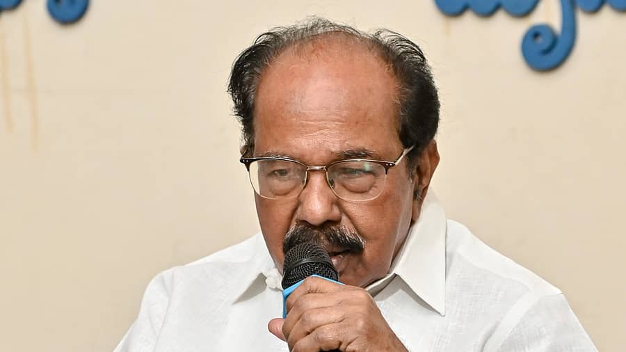 ವೀರಪ್ಪ ಮೊಯಿಲಿ