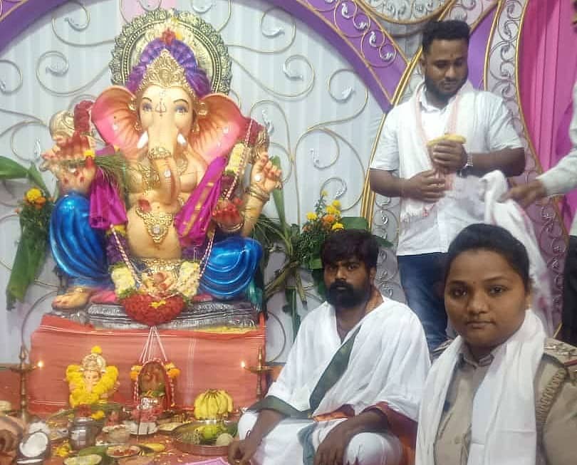 ಶಕ್ತಿನಗರದಲ್ಲಿ ಆರ್‌ಟಿಪಿಎಸ್ ಮತ್ತು ವೈಟಿಪಿಎಸ್ ಸಹಯೋಗದಲ್ಲಿ ಗಣೇಶ ಮೂರ್ತಿ ಪ್ರತಿಷ್ಠಾಪನಾ ಕಾರ್ಯಕ್ರಮದಲ್ಲಿ ಪಿಎಸ್‌ಐ ಸೌಮ್ಯಾ ಅವರು ಪೂಜೆ ಸಲ್ಲಿಸಿದರು