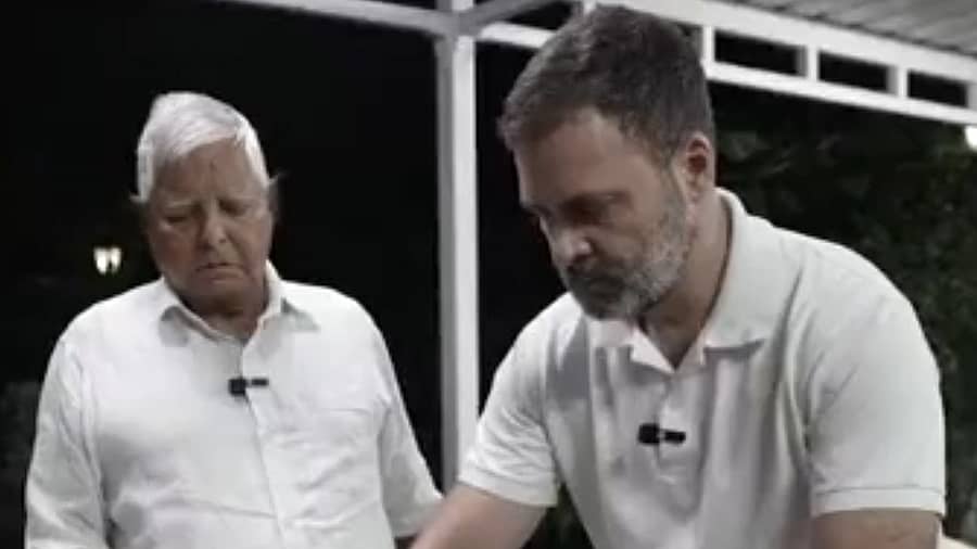 <div class="paragraphs"><p>ಲಾಲು ಪ್ರಸಾದ್‌,&nbsp;ರಾಹುಲ್ ಗಾಂಧಿ</p></div>