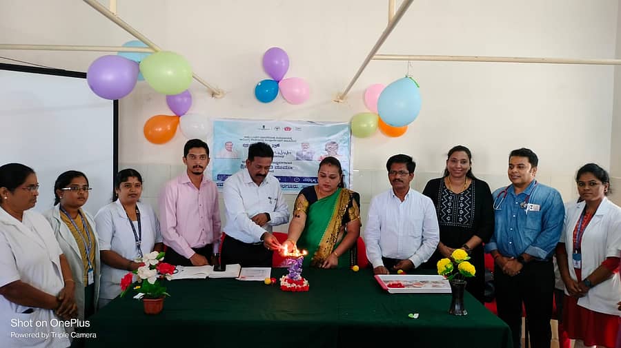 ಸರಗೂರು ಆರೋಗ್ಯ ಕೇಂದ್ರದಲ್ಲಿ ಬುಧವಾರ ನಡೆದ ಕಾರ್ಯಕ್ರಮವನ್ನು ಡಾ.ರವಿಕುಮಾರ್ ಉದ್ಘಾಟಿಸಿದರು. ಉಮಾ ರಾಮಚಂದ್ರ, ಡಾ.ಪಾರ್ಥಿಸಾರಥಿ, ಡಾ.ಪ್ರಭು, ಡಾ.ದೇವಿಕಾ, ಡಾ. ಅಭಿಷೇಕ್ ಇದ್ದರು