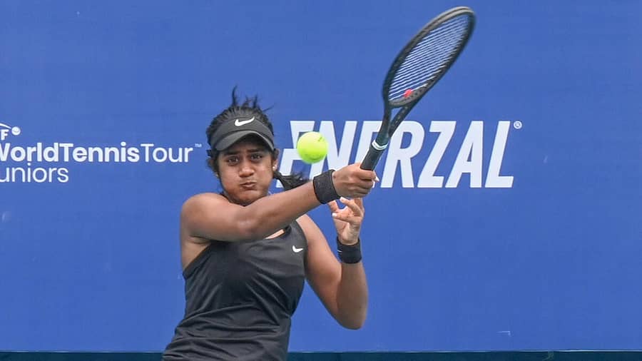 <div class="paragraphs"><p>ಸೌಮ್ರಿತಾ ವರ್ಮಾ ಆಟದ ವೈಖರಿ –ಪ್ರಜಾವಾಣಿ ಚಿತ್ರ/ಎಸ್‌.ಕೆ.ದಿನೇಶ್‌</p></div>