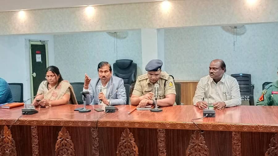 ಬೀದರ್ನಲ್ಲಿ ಏರ್ಪಡಿಸಿದ್ದ ಸಭೆಯಲ್ಲಿ ಜಿಲ್ಲಾಧಿಕಾರಿ ಗೋವಿಂದ ರೆಡ್ಡಿ ಮಾತನಾಡಿದರು