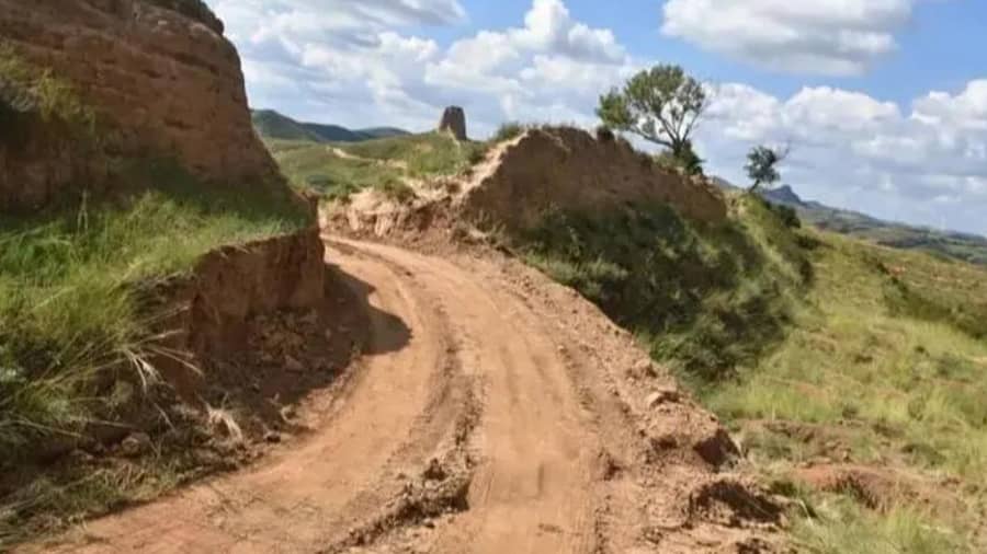 <div class="paragraphs"><p>ಮಹಾಗೋಡೆ ಅಗೆದ ಭಾಗ ( ಚಿತ್ರ: Youyu Public Security Bureau Weibo)</p></div>