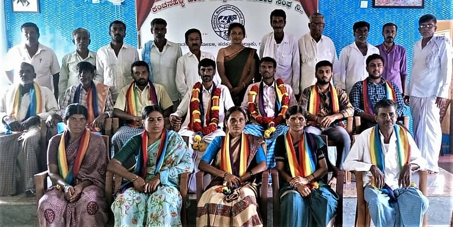 ಕನಕಪುರ ತಾಲ್ಲೂಕಿನ ಕಂಚನಹಳ್ಳಿಯ ಹಾಲು ಉತ್ಪಾದಕರ ಸಹಕಾರ ಸಂಘದ ಆಡಳಿತ ಮಂಡಳಿಗೆ ನಡೆದ ಚುನಾವಣೆಯಲ್ಲಿ ಆಯ್ಕೆಯಾದ ಪದಾಧಿಕಾರಿಗಳು