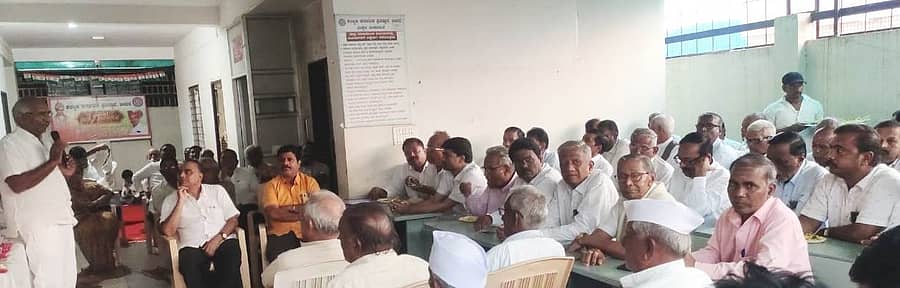 ಬೀದರ್‌ನಲ್ಲಿ ನಡೆದ ಲಿಂಗಾಯತ ಸಮಾಜದ ಸಭೆಯಲ್ಲಿ ಹಿರಿಯ ಮುಖಂಡ ಬಸವಕುಮಾರ ಪಾಟೀಲ ಮಾತನಾಡಿದರು