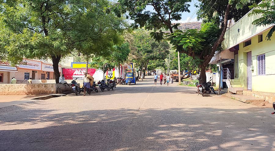 ಗಜೇಂದ್ರಗಡ ಎಪಿಎಂಸಿಯಲ್ಲಿ ವ್ಯಾಪಾರ ನಡೆಯದೆ ಬಿಕೋ ಎನ್ನುತ್ತಿದೆ