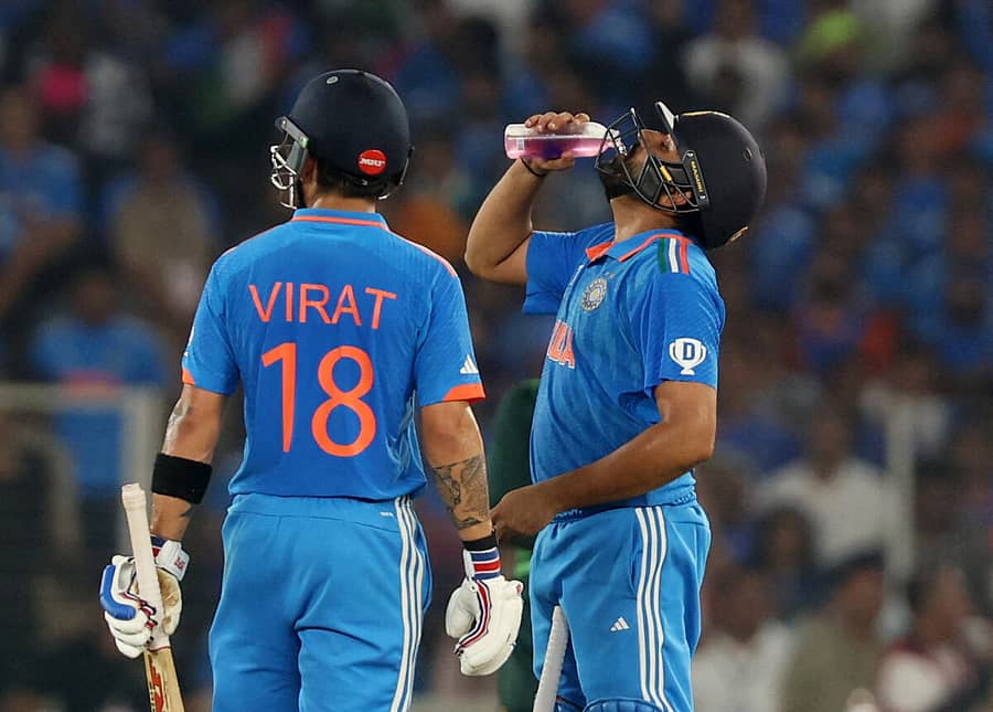 <div class="paragraphs"><p>ವಿರಾಟ್ ಕೊಹ್ಲಿ ಹಾಗೂ ರೋಹಿತ್ ಶರ್ಮಾ</p></div>