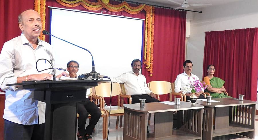 ಹಾ.ಮಾ.ನಾ.ಸಂಶೋಧನಾ ಕೇಂದ್ರದ ಸ್ಥಾಪಕ ನಿರ್ದೇಶಕ ಎಸ್.ಡಿ.ಶೆಟ್ಟಿ ಅವರು ಮಾತನಾಡಿದರು